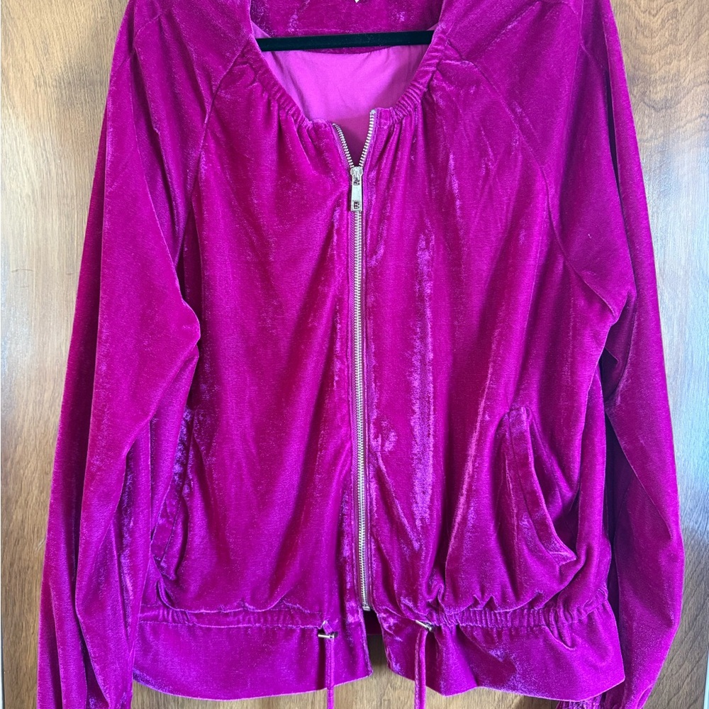 Umgee Fuchsia Velvet zippered Top/Jacket with pockets. Size M
